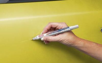Kia Touch-up Paint Pen - Digital Yellow DYS UA015TU5014DYS