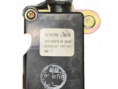 2001 Kia Sportage Door Lock - 0K01958350A