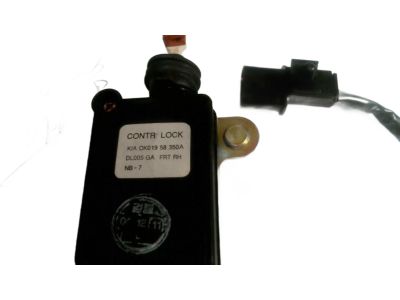2001 Kia Sportage Door Lock - 0K01958350A