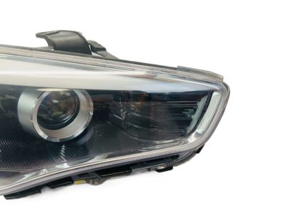 Kia 921023R530 Passenger Side Headlight Assembly